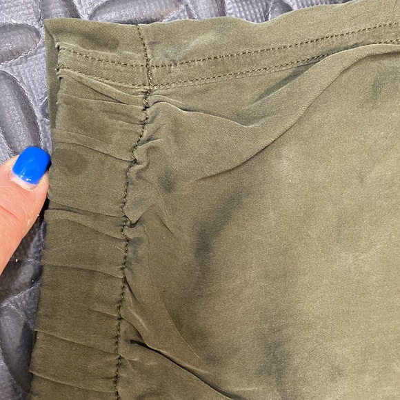 Theory Silk cargos size 0 - Picture 8 of 8